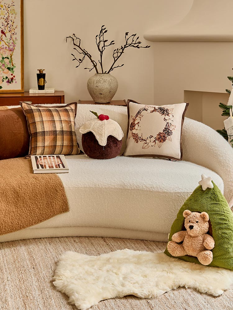Brown Wreath Throw Pillow Cover
