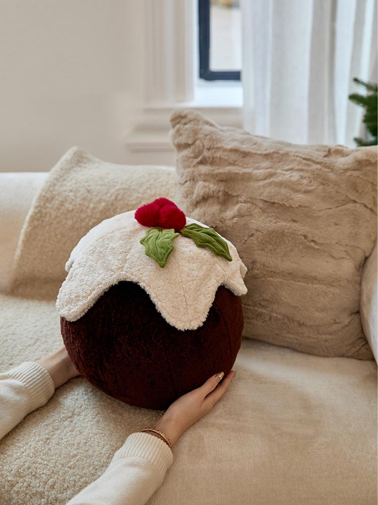 Brown Wreath Throw Pillow Cover