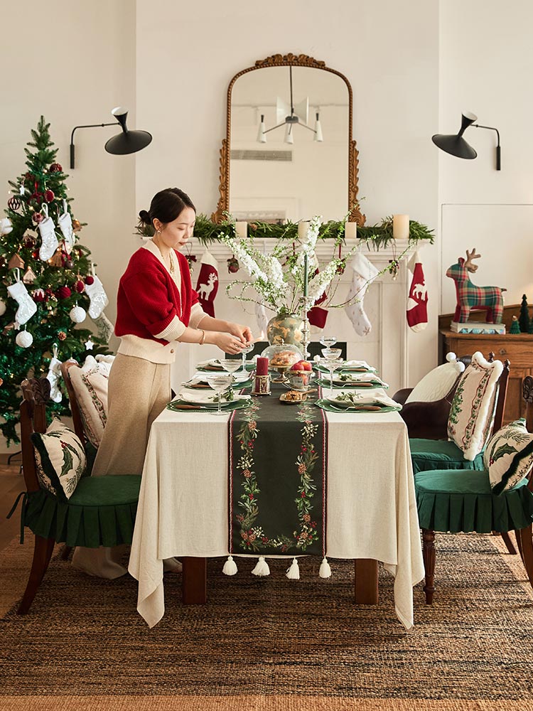 Pinecone Table Runner