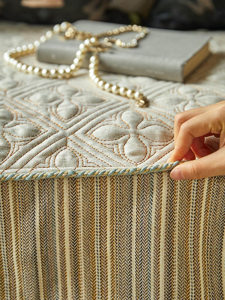 Four-Leaf Clover Sofa Cover