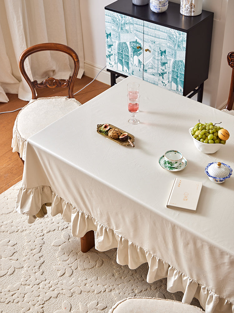 Sitouette Solid Tablecloth