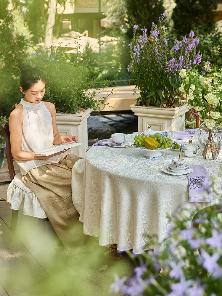 Vintage Bloom Tablecloth