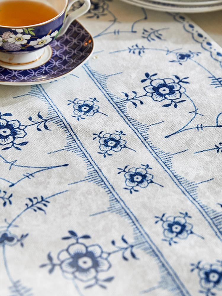 Blue Willow Table Runner