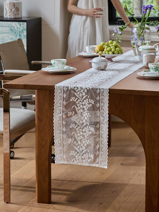Lily Lace Table Runner