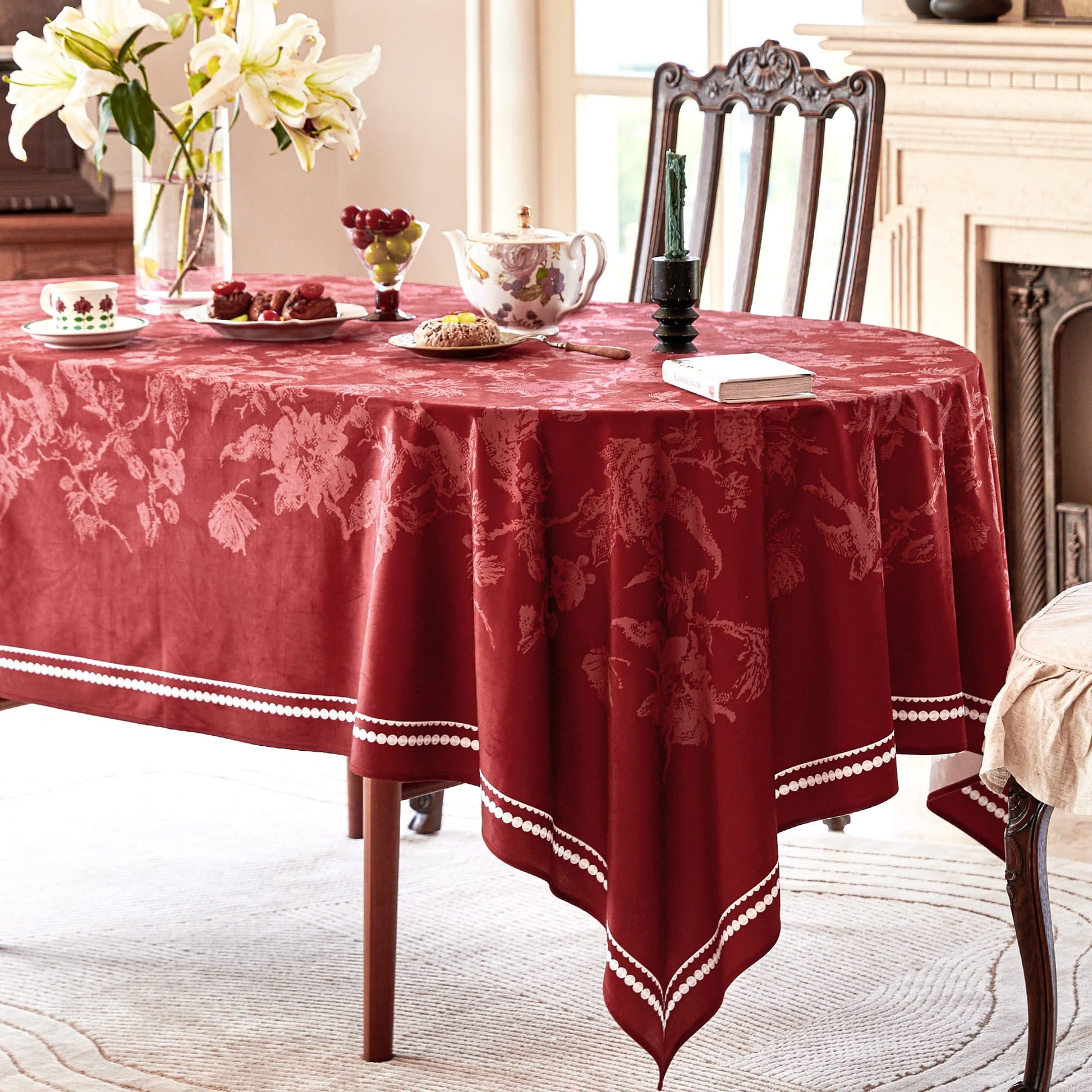 Nabis Elegant Red Floral Printed Custom Tablecloth