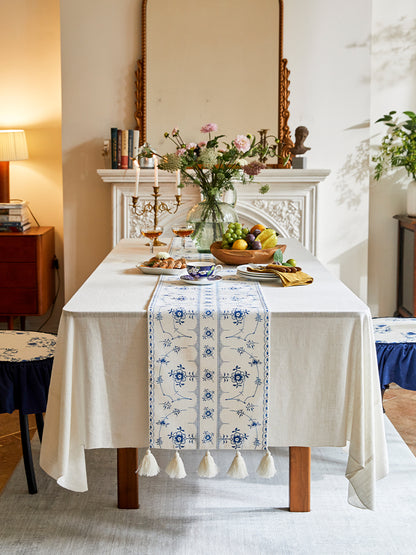 Blue Willow Table Runner