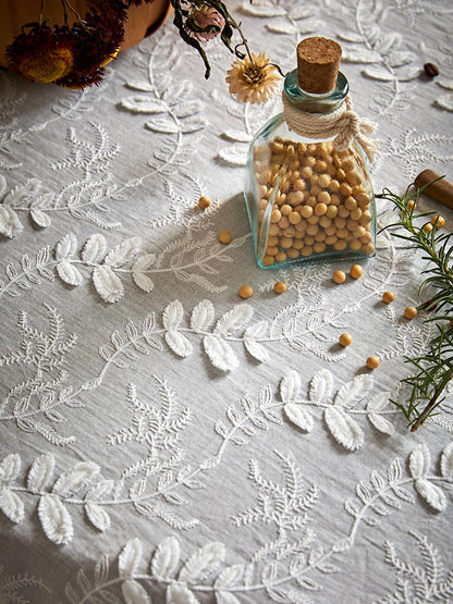 White Lace Embroidery Tablecloth