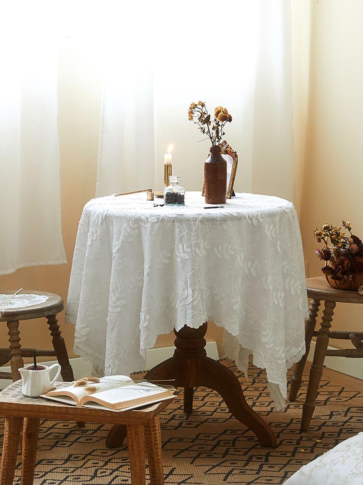 White Lace Embroidery Tablecloth