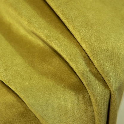 Luxe Yellow Green Minimalist Solid Christmas Tablecloth