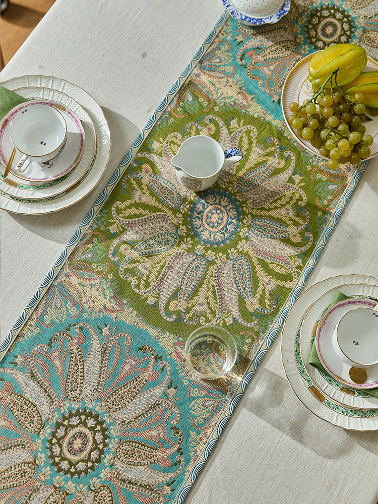 Rosette Eye Table Runner