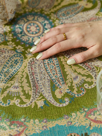 Rosette Eye Table Runner
