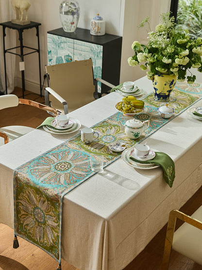 Rosette Eye Table Runner