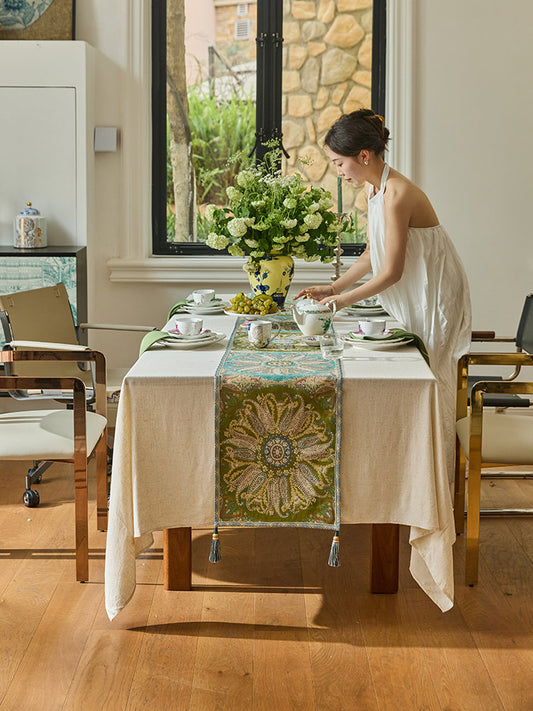 Rosette Eye Table Runner